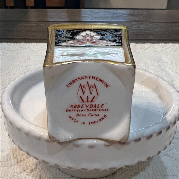 1961-74 Chrysanthemum Abbeydale Duffield Derbyshire Bone China Mini Vase England - Picture 2 of 16